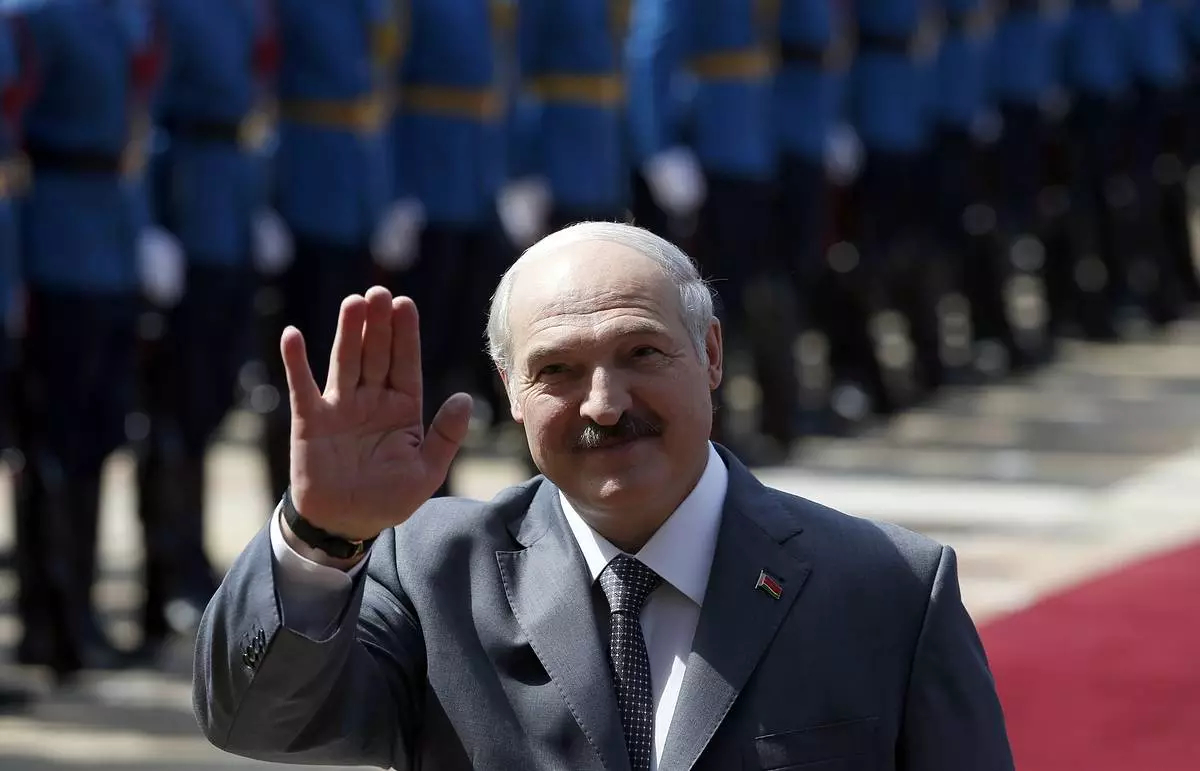 Президент Белоруссии Александр Лукашенко назначил сегодня своим указом дату референдума по внесению изменений в...