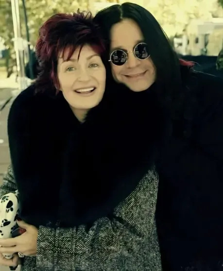 Жена Оззи Осборна продаёт их семейный дом спустя восемь месяцев после его смерти Шэрон, Осборн, после, Келли, смерти, больше, рокера, которая, музыканта, планирует, ЛосАнджелесе, Осборна, особняк, детей, первого, брака, шестеро, осталось, Тельмой, Sabbath