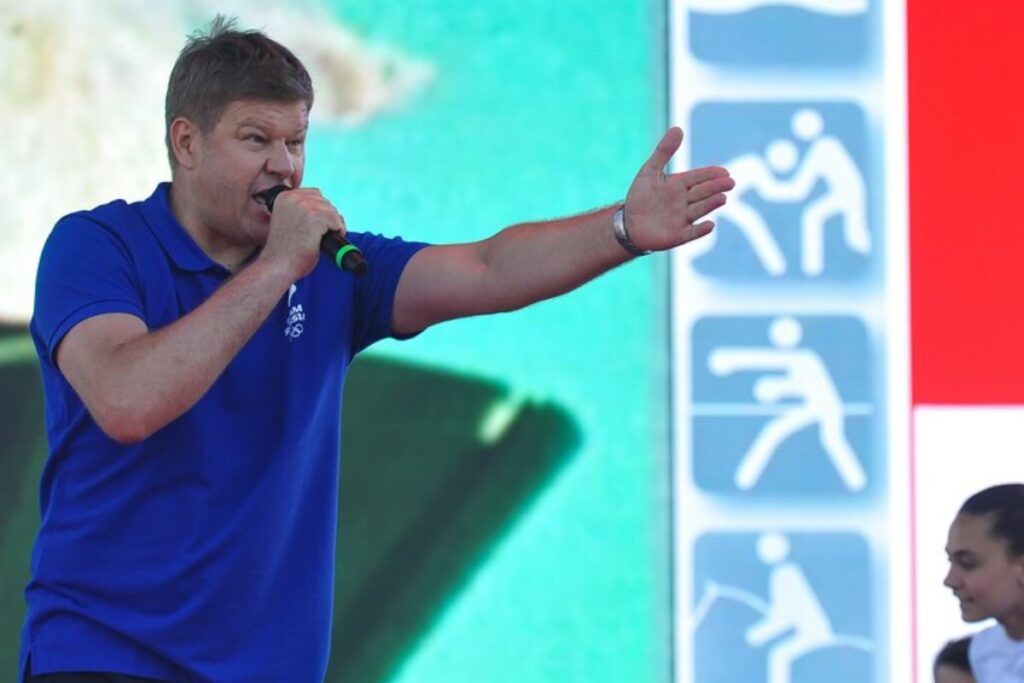 Губерниев заявил о праве Исинбаевой жить, где она хочет