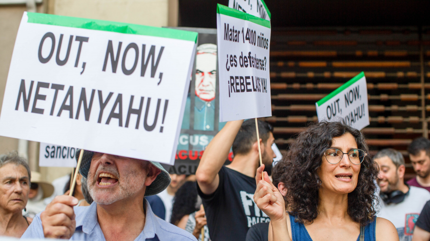 Жуки, протесты и чучело: как жители США встретили премьера Израиля