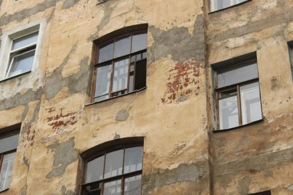 В Петербурге дворы-колодцы находятся в разрушенном состоянии