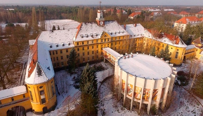 Здание диорамы в Вюнсдорфе (Германия). | Фото: pikabu.ru.