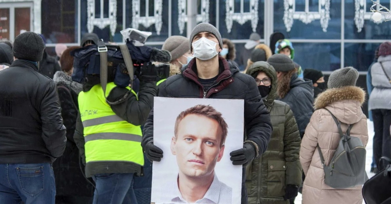 Для участия в акциях протеста россиян обяжут предоставить справку от психиатра