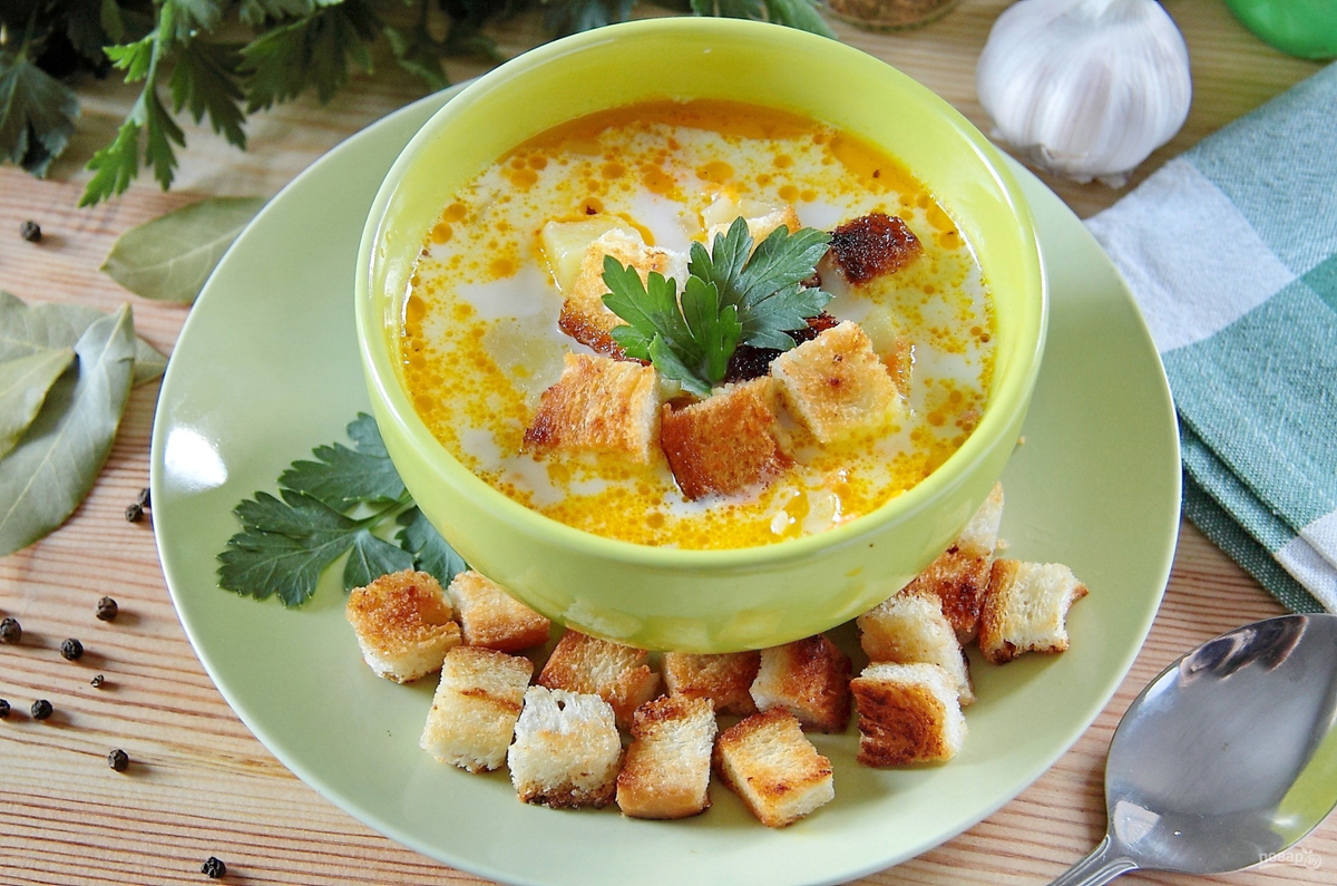 Даже те, кто редко употребляет супы, в большинстве случаев соглашаются, что суп, приготовленный с использованием сыра - это совершенно особая история!-2