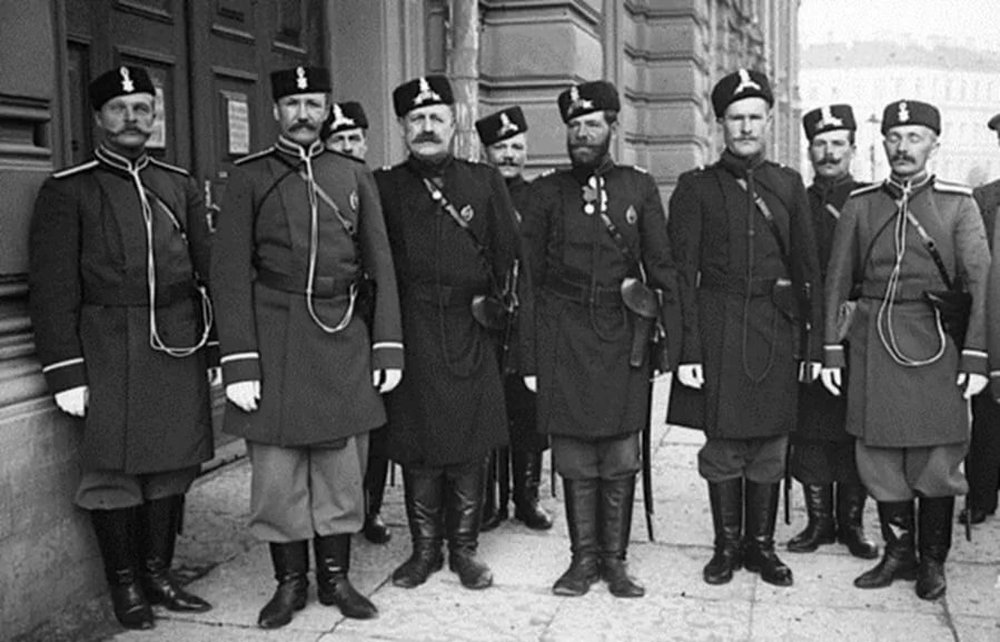 Сотрудники полиции начала ХХ века.
