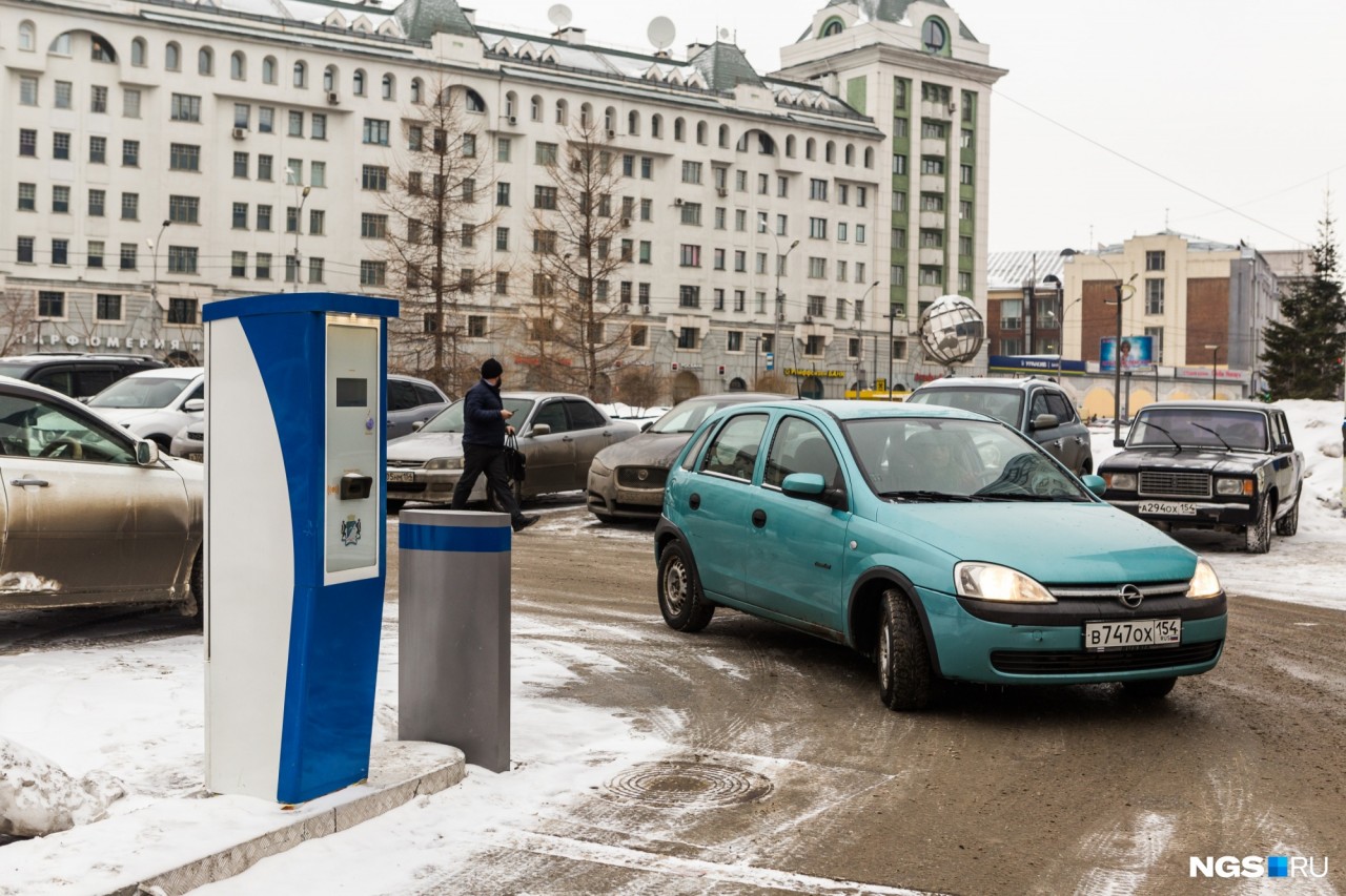 Платные стоянки новосибирск. Парковка мэрии Новосибирска. Платные парковки Новосибирск. Красивые парковки в Новосибирске. Красный проспект 32 Новосибирск парковка.