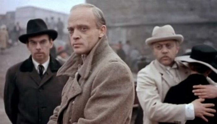 За кадром фильма «Бег»: Как советским режиссерам удалось впервые экранизировать Булгакова За кадром фильма «Бег»: Как советским режиссерам удалось впервые экранизировать Булгакова