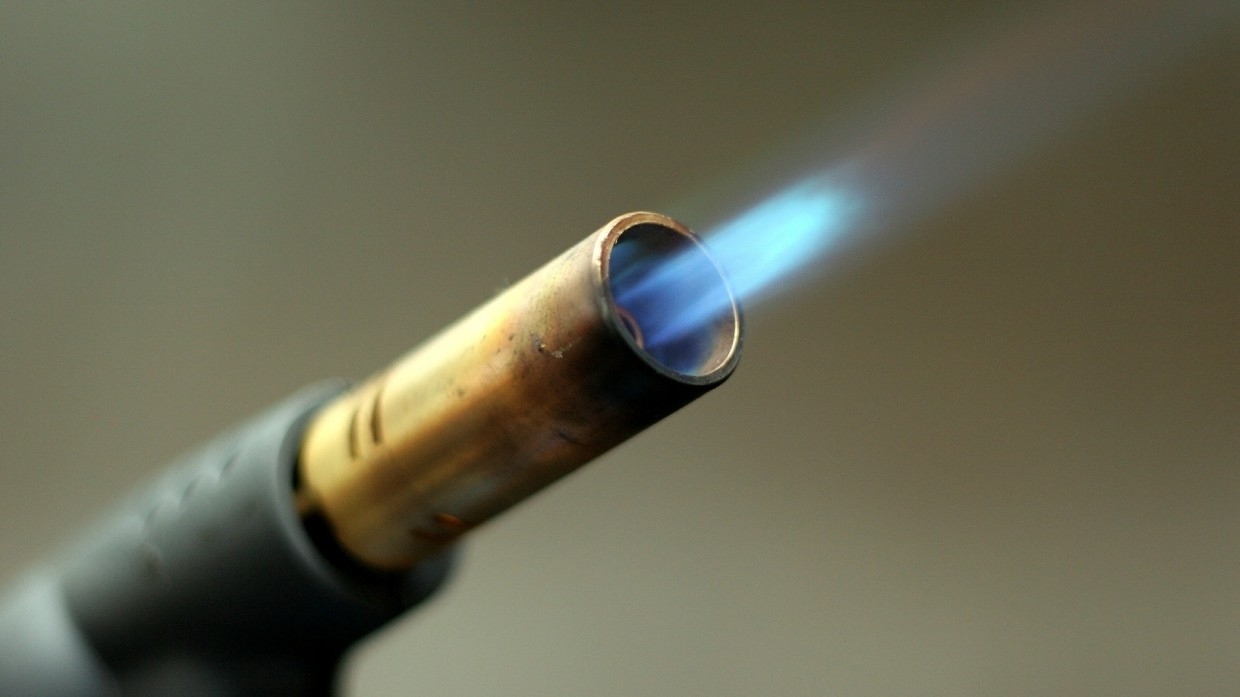 Немецкий поставщик газа разорвал контракты с потребителями из-за резкого роста цен