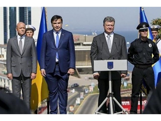Украина-2021: борьба за власть приводит к Порошенко и Яценюку? украина