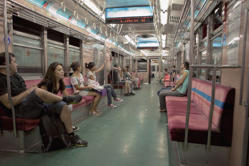 Как выглядят вагоны метро в разных странах мира