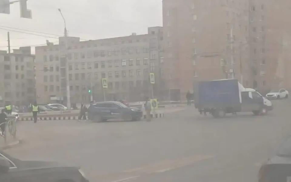 В центре Рязани столкнулись Lexus и «Газель»