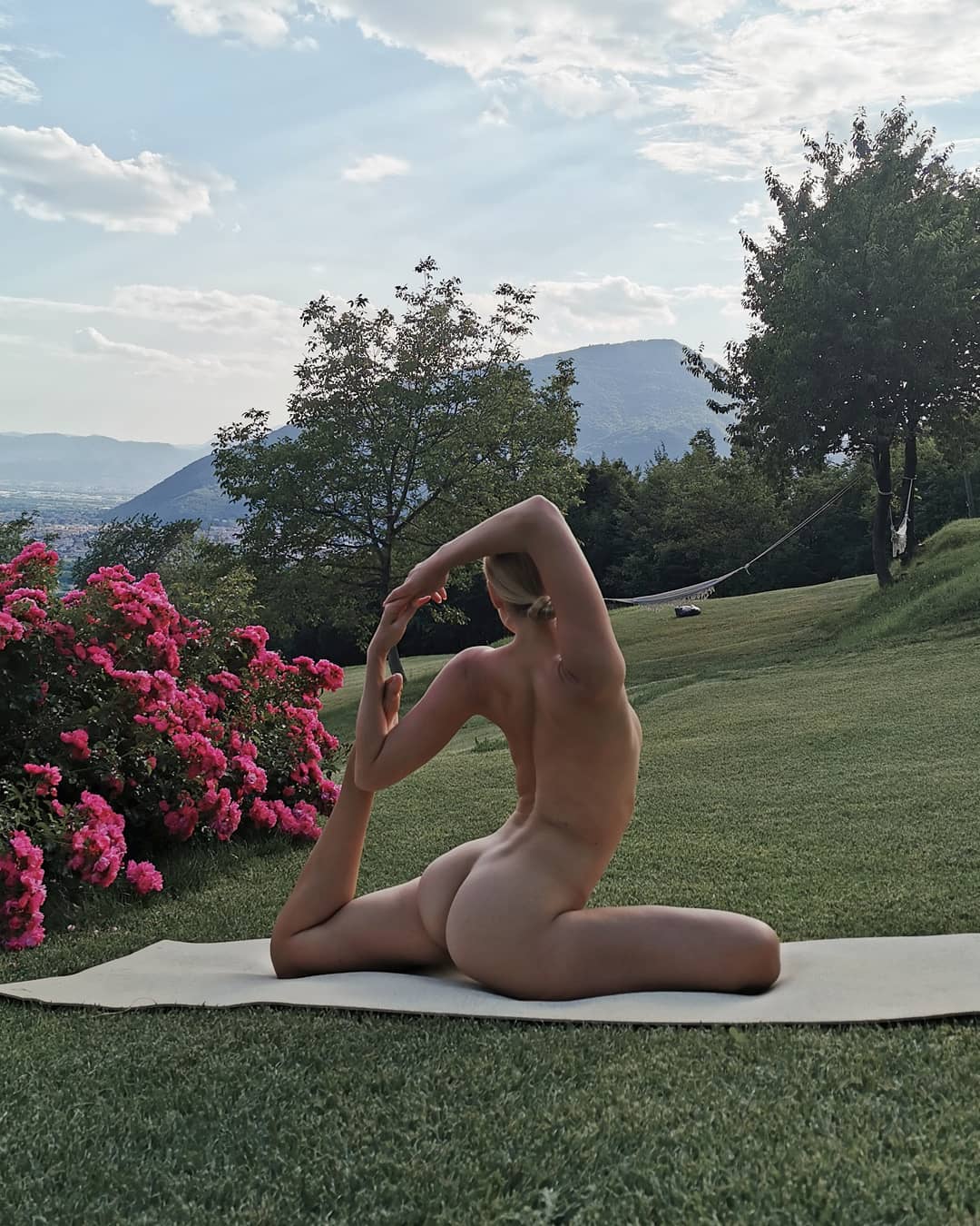 голая женщина йога фото фото 103