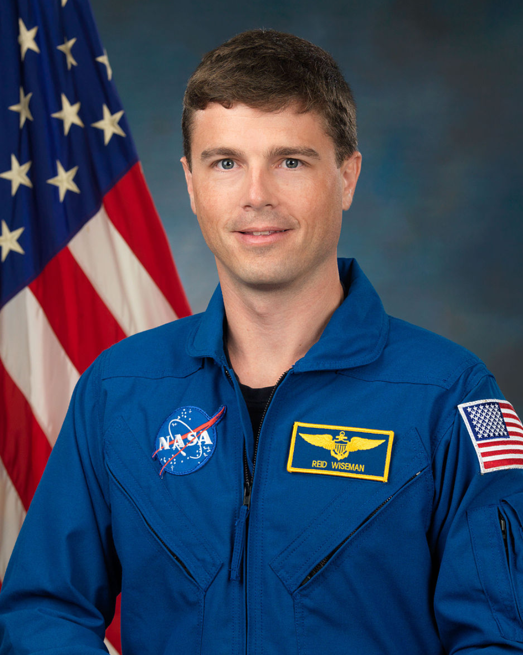 Попросил назвать кратер на Луне в честь жены, которая умерла от рака: что известно о самом обсуждаемом в Сети астронавте — Риде Уайзмане Уайзман, миссии, Кэролл, также, «Артемида2», Уайзмана, полет, после, когда, Землю, справа, дочками, фотосоцсетиРид, чтобы, астронавтов, Земле, науки, назвать, кратер, более