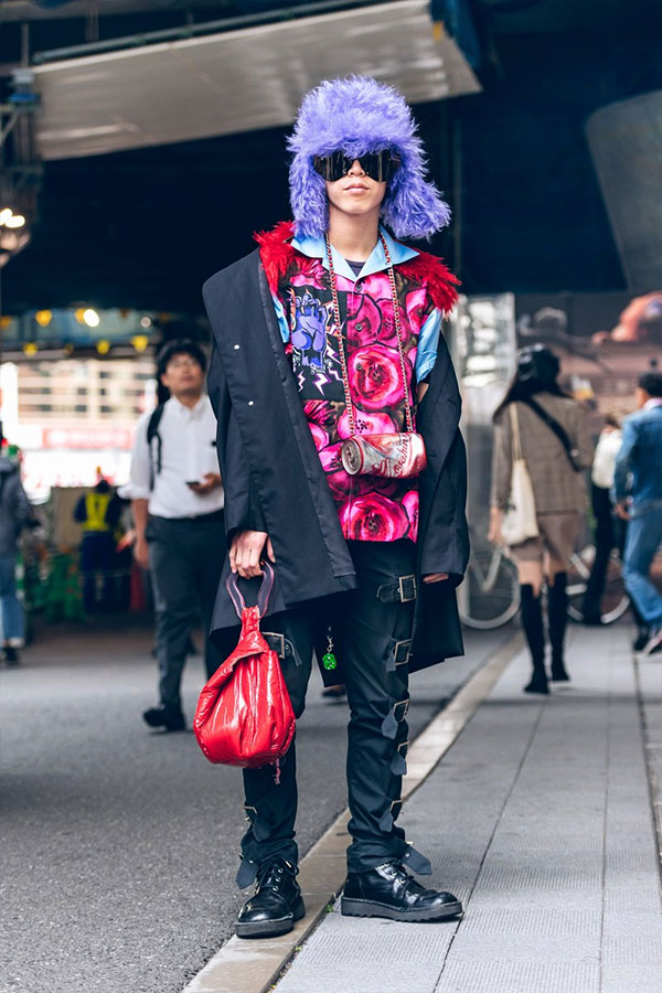 Самые нелепые образы гостей на показах модной одежды в Токио сезона весна-лето 2020 Токио, PHOTOGRAPHY, стиль, образы, почему, нелепые, осень, образ, фестиваля, вызов, этого, зрения, чтобы, точки, мужской, KIRAИнтересно, странные, скажем, гостей, человек