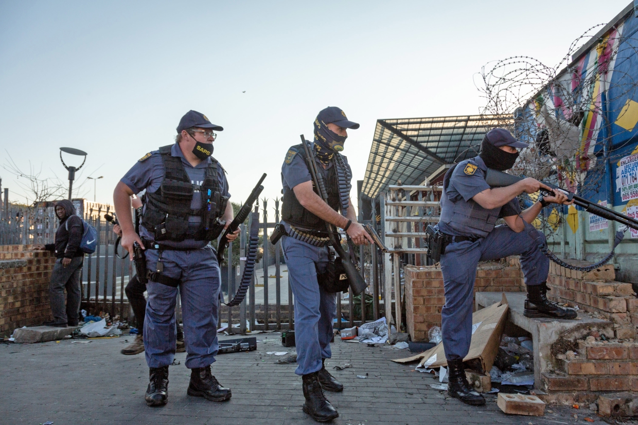 Эскалация беспорядков: что известно о ситуации в ЮАР к концу недели с начала протестов