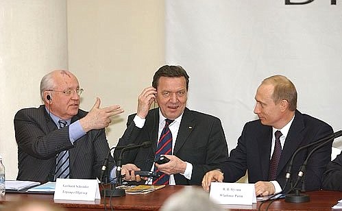 Топ-менеджер «Роснефти» Шредер назвал крымский референдум аннексией