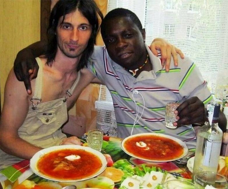 Убойные приключения африканцев в России Убойные приключения африканцев в России смешные картинки