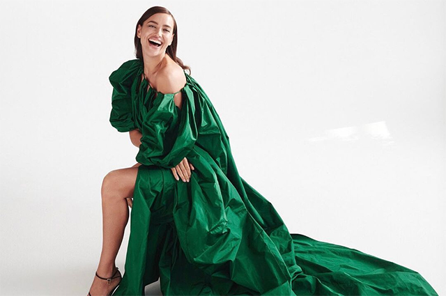 Ирина Шейк в ярких вечерних платьях снялась в новой модной кампании