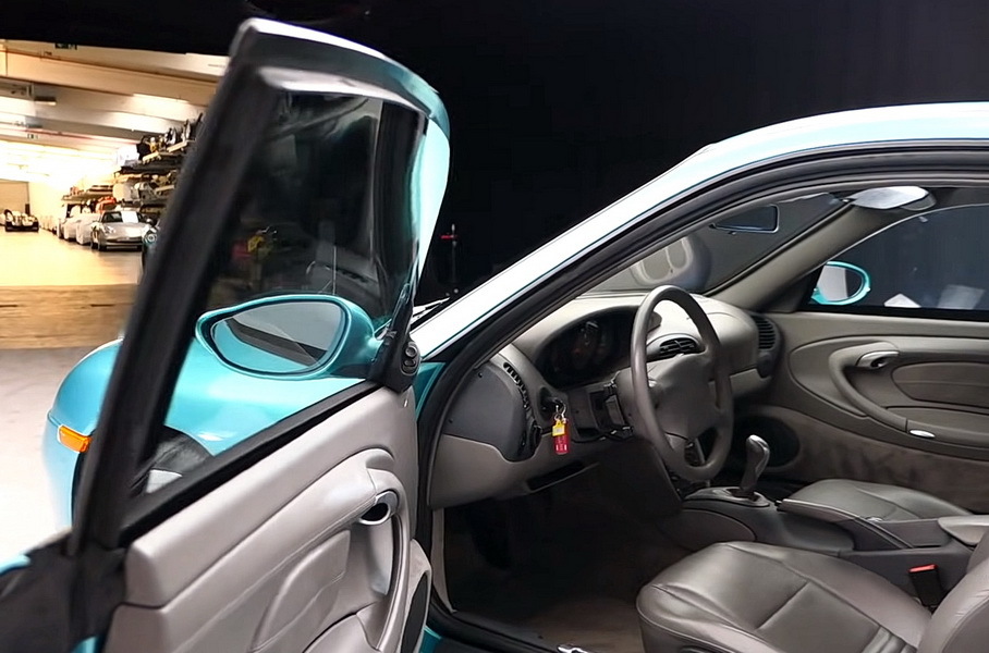 Посмотрите на единственный в мире Porsche 911 с заводской броней Новости