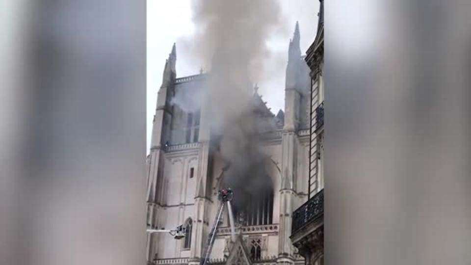 Подозреваемый в поджоге собора в Нанте оказался непричастен к пожару