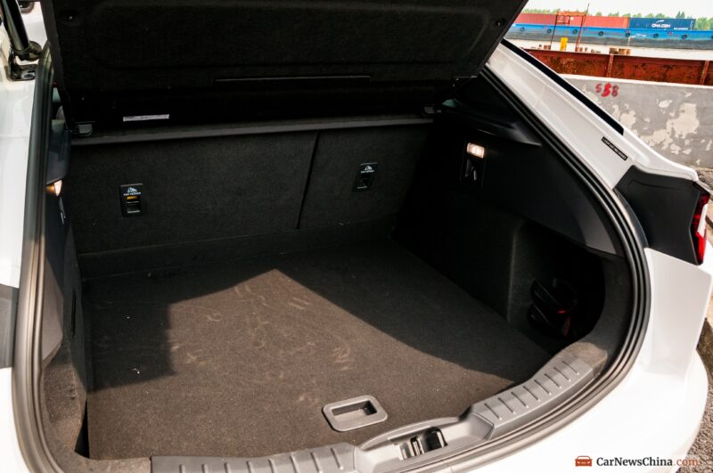 Ford Evos первый тест drive: изящная и технологичная ставка на рынок Китая