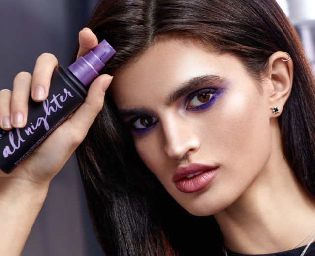 декоративная косметика реклама. белла хадид лицо диор. лицо косметического бренда. лицо косметического бренда. реклама туши maybelline.