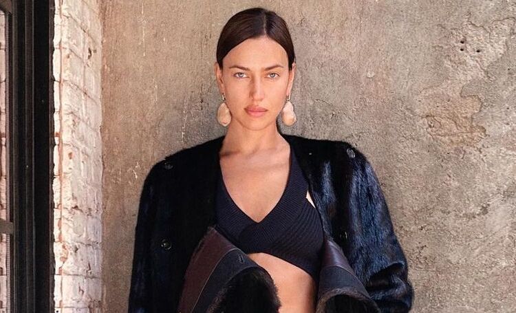 Ирина Шейк опубликовала свое первое за четыре года фото с дочерью