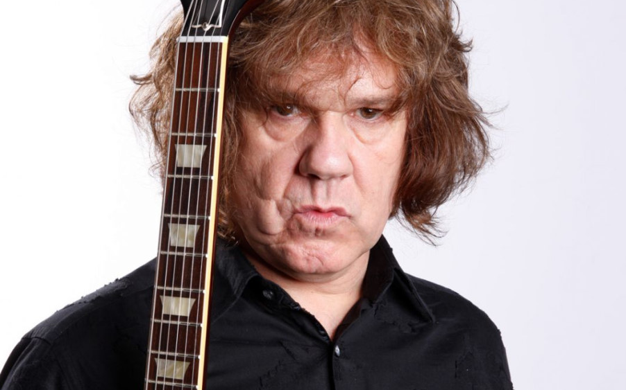 Gary moore guitar. Гэри Мур. Adri Moore.