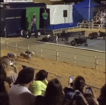 Гифки из нашей жизни: неудачные моменты и позитивные ситуации Гифки из нашей жизни: неудачные моменты и позитивные ситуации