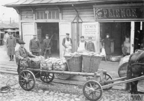 Рыбный лабаз на рынке, Архангельск, 1919 год.