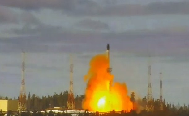 Россия успешно провела пуск баллистической ракеты «Сармат»