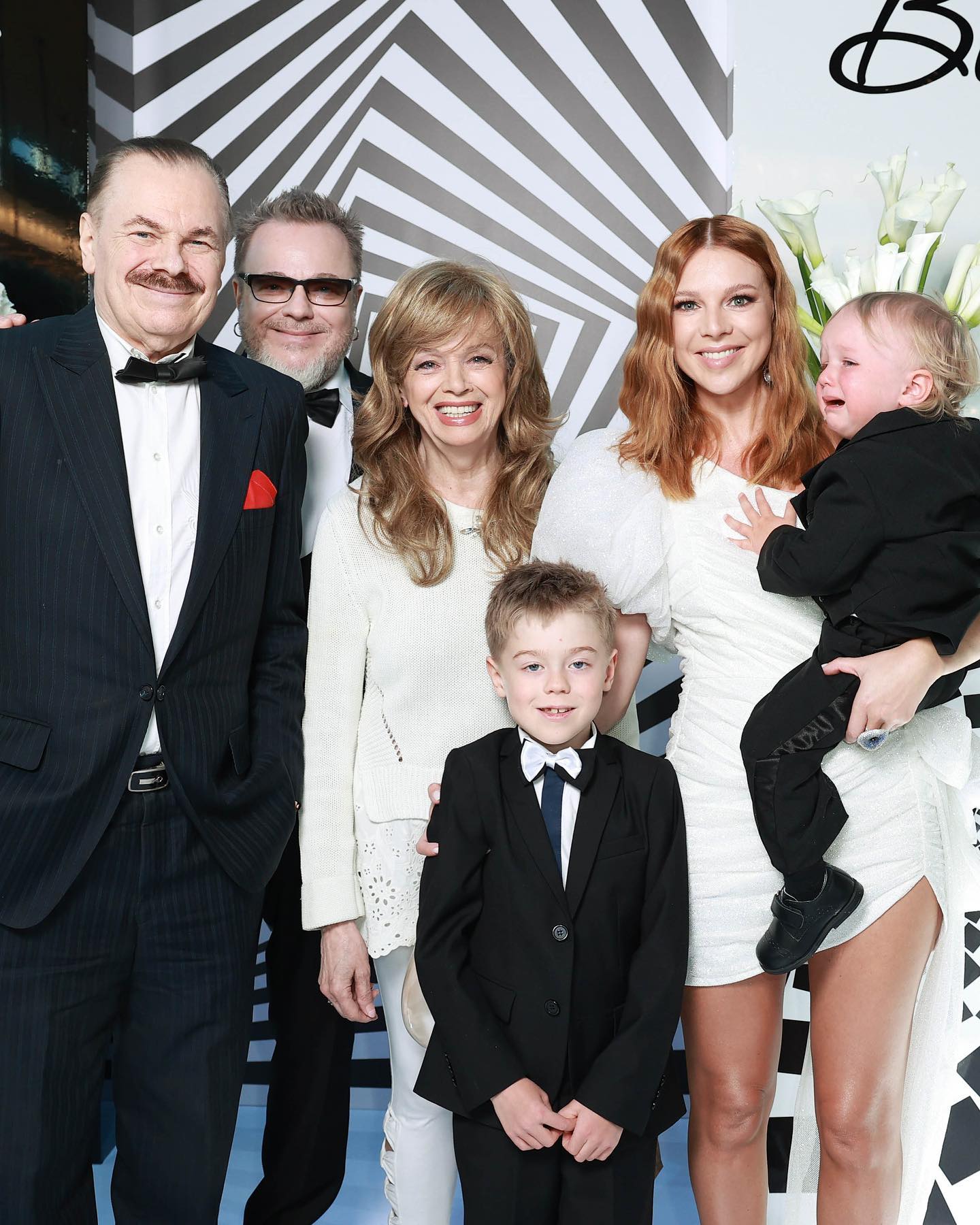 Как прошёл день рождения Натальи Подольской: семья, помолодевшая Долина и чёрно-белый дресс-код