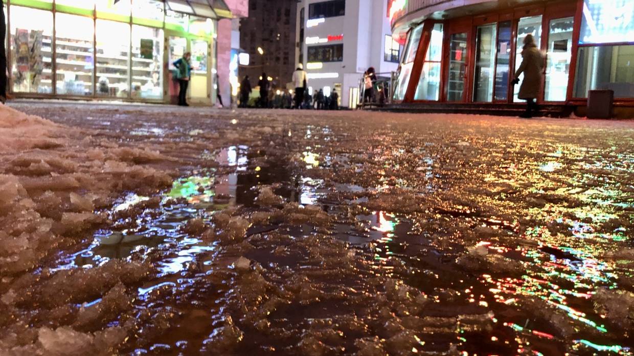 Петербуржцы рассказали, как им приходится выживать в утопающем в снежной каше городе