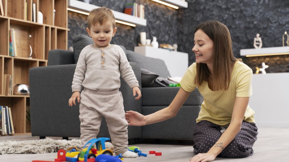 Ребенок с няней Ребенок с няней