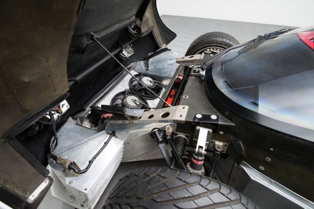 Красивый, но никому не нужный суперкар Lotec Mercedes-Benz C1000