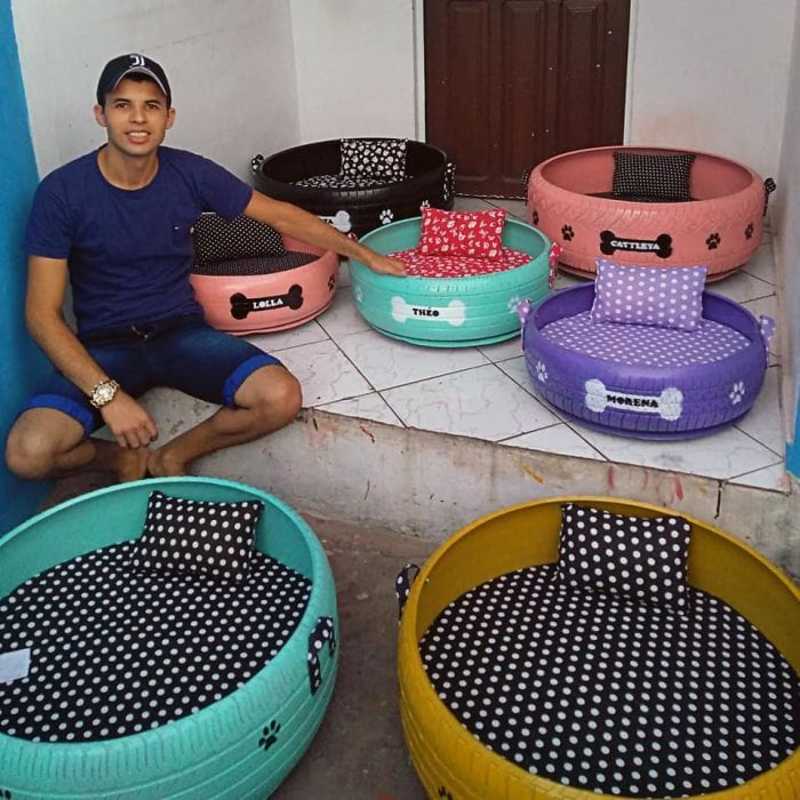 Бразилец подбирает старые шины и делает из них уютные лежанки для домашних животных картинки
