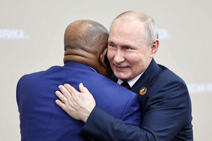 «Нам выгоднее получить союзника, чем должника». Зачем Россия списала долги Африке
