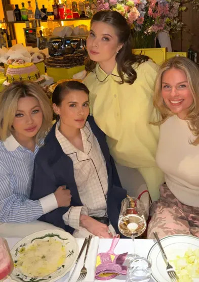 Стеша Маликова, Надежда Стрелец, Наталья Гольденберг и Оксана Рим отметили день рождения Ксении Китаевой рождения, Китаева, Ксении, Ксения, Стрелец, КитаевойДень, другие, Хоронжук, гостей, Надежда, Стеша, Полина, Зеленова, стиле, ресторане, Китаевой, собрала, бренд, КитаевойКсения, Кристина