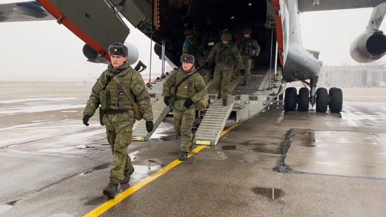 Военно-транспортный самолет Ил-76 с журналистами «МИРа» вылетает в Казахстан