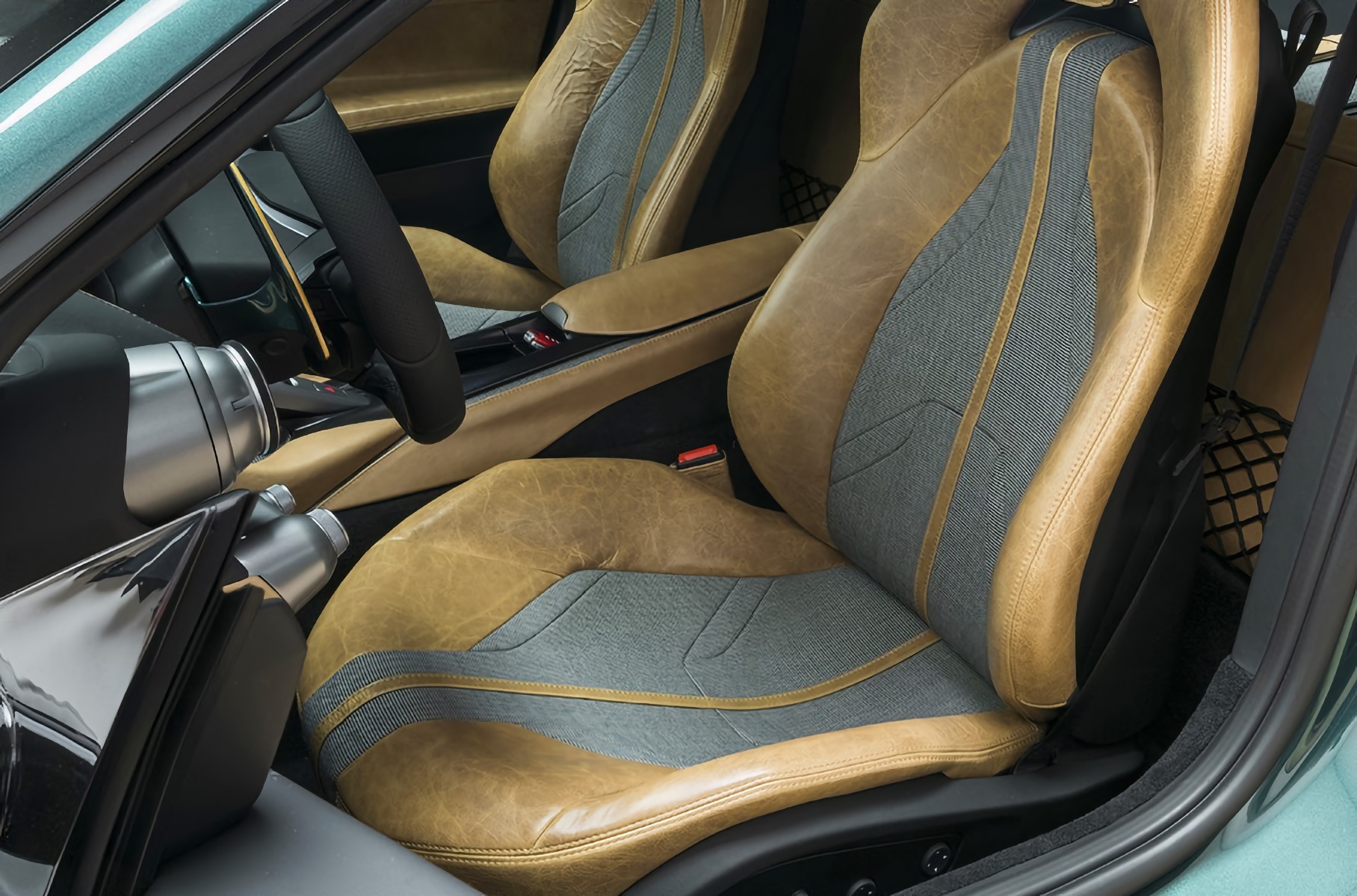 Ferrari 812 Superfast украсили винтажной кожей и шерстью Ferrari 812 Superfast украсили винтажной кожей и шерстью Новости