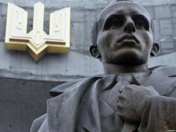В Тернополе памятник Бандере будут круглосуточно охранять от украинцев (ФОТО) | Русская весна