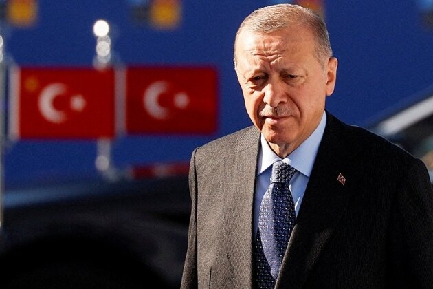 Эрдоган неожиданно избавился от министра обороны и главы МИД сразу же после своего избрания
