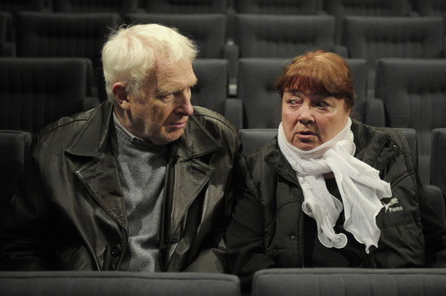 Виктор Тульчинский и Нина Дорошина во время сбора труппы Московского театра «Современник», который открывает 57-й театральный сезон.