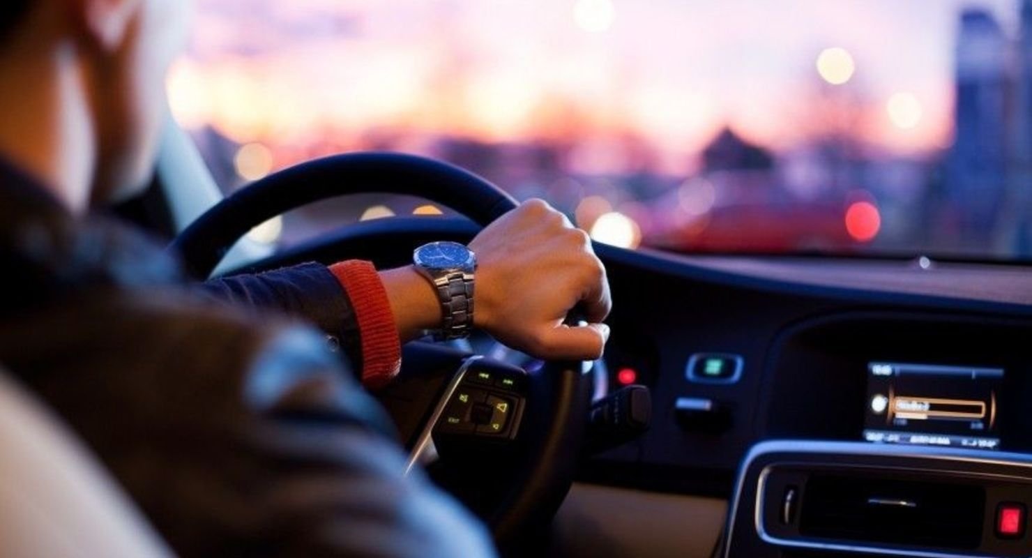 Агрессивная манера вождения может влиять на расход топлива автомобилем