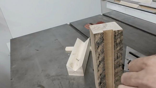 Обработка угловых соединений, приспособление для циркулярной пилы 