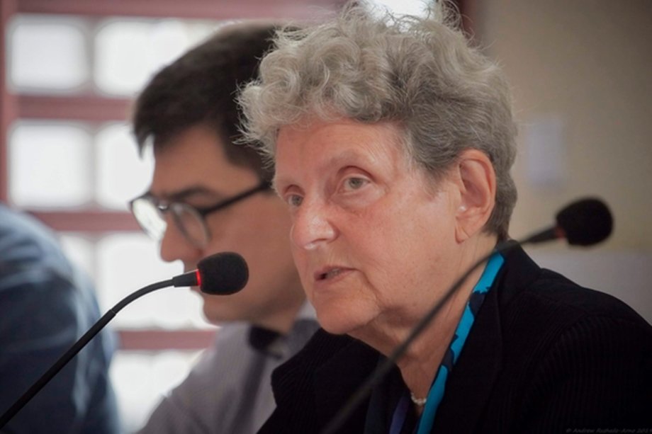 Правозащитники потребовали отмены закона об иностранных агентах в России. Ваше мнение?