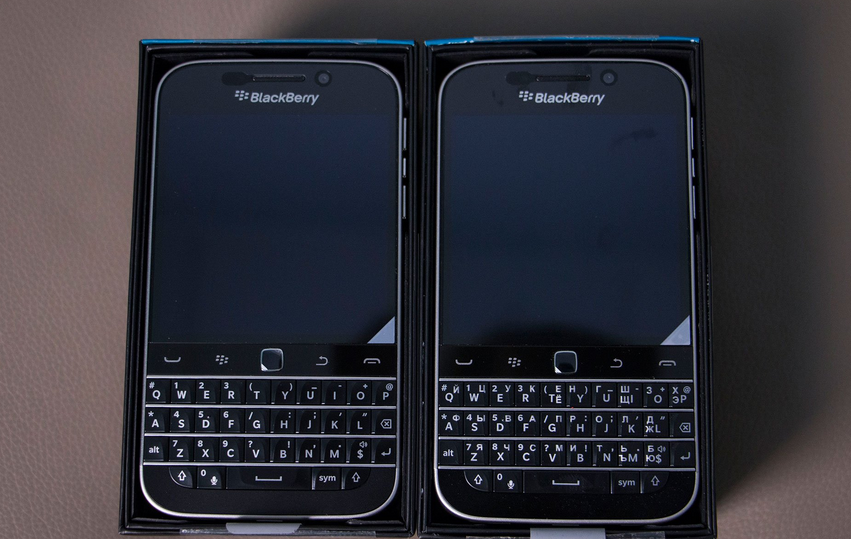 Самые лучшие кнопочные. Блэкберри q20. BLACKBERRY Classic. Блэкберри кнопочный. BLACKBERRY Classic Blue.