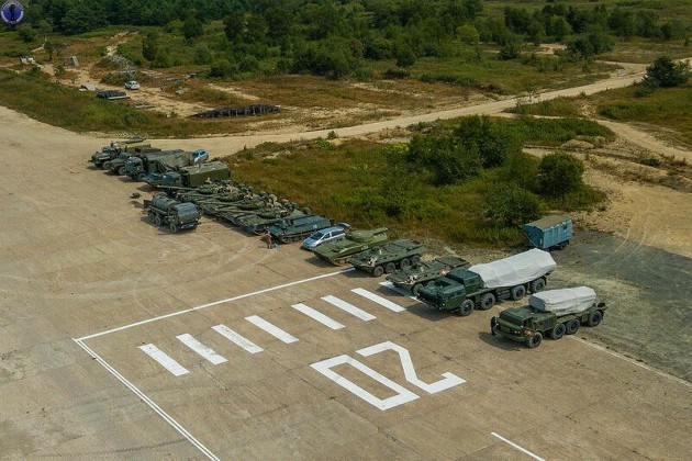 Заброшенный в 1995 г. японский аэродром "Отомари" на Сахалине. В 1945 г. его захватил советский десант армия