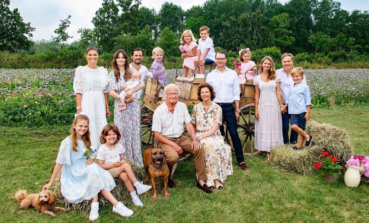 Три поколения: опубликован новый портрет королевской семьи Швеции в полном составе Монархи,Новости монархов