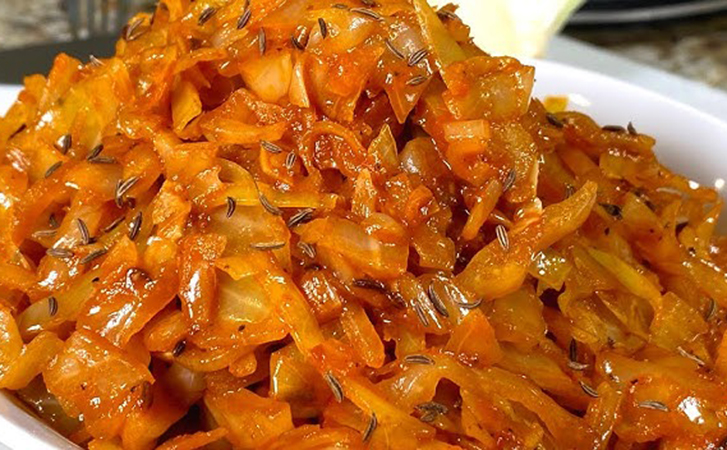 Тушим капусту с ребрышками: полноценное блюдо на несколько дней - похожая новость на Toplenta